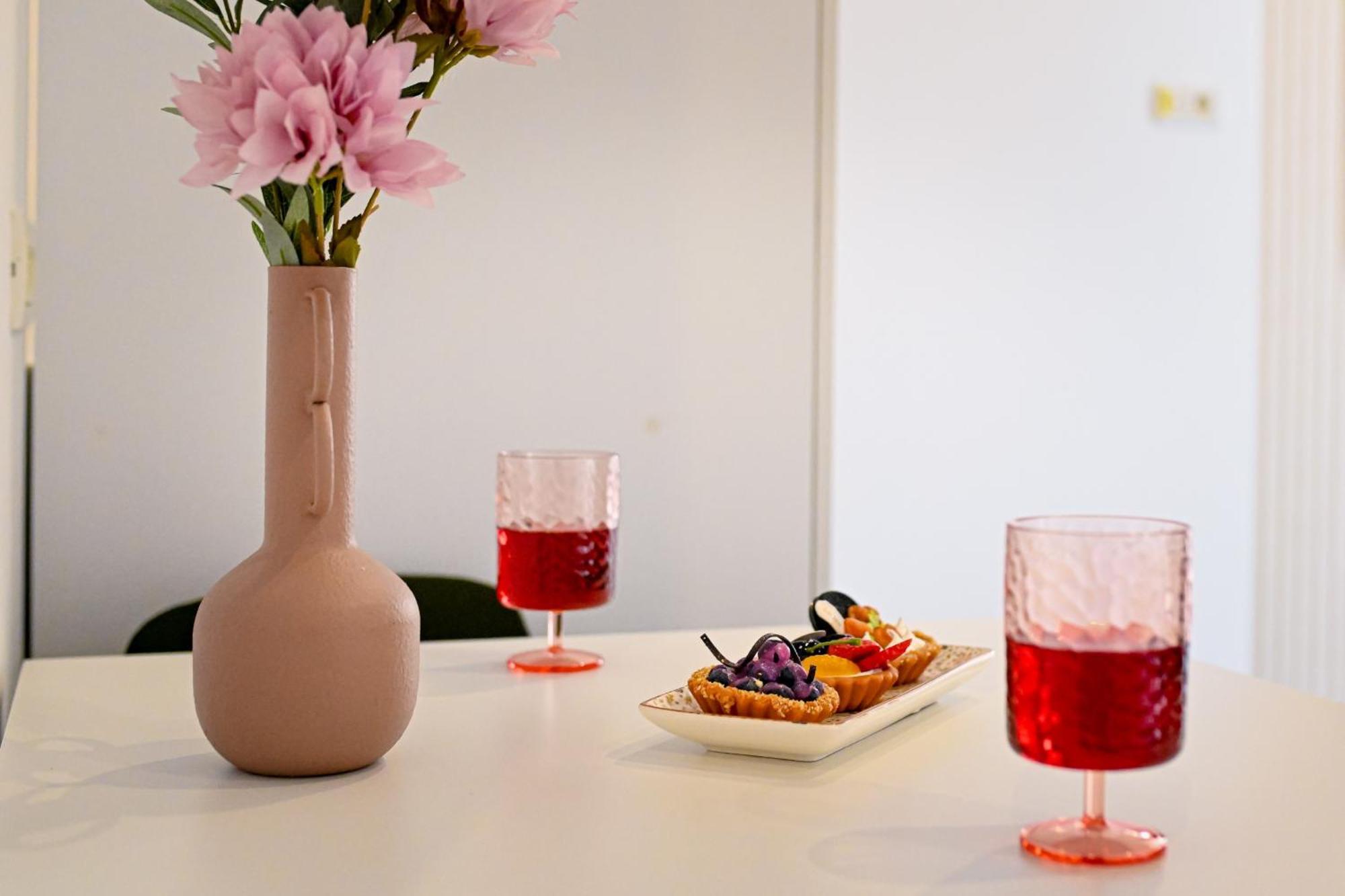 Urban Elegance - Stylish Central Accommodation Bucharest Bilik gambar