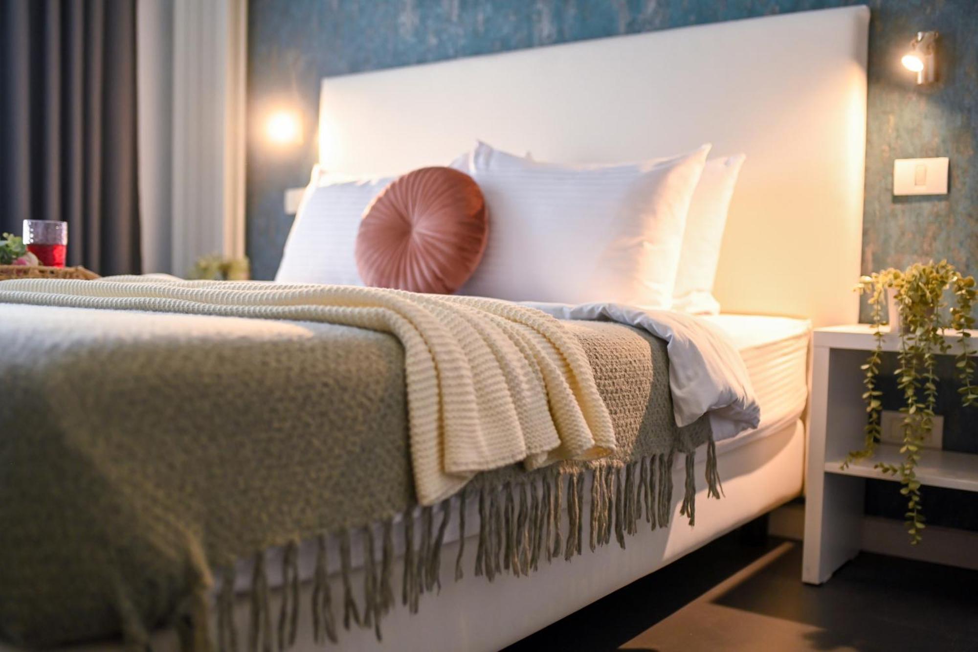 Urban Elegance - Stylish Central Accommodation Bucharest Bilik gambar